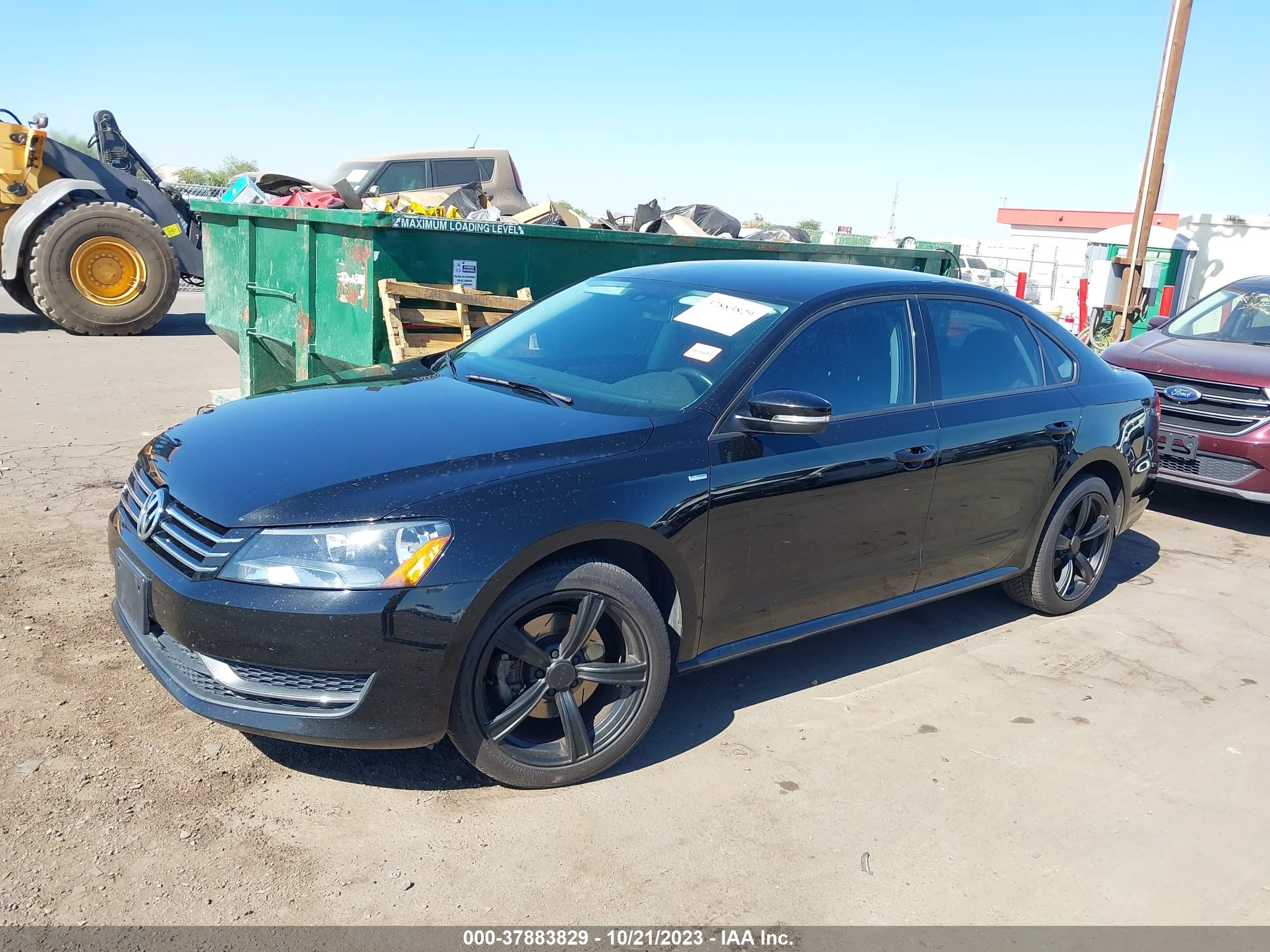 Photo 1 VIN: 1VWAT7A30FC099775 - VOLKSWAGEN PASSAT 