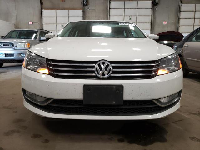 Photo 4 VIN: 1VWAT7A30FC110161 - VOLKSWAGEN PASSAT 