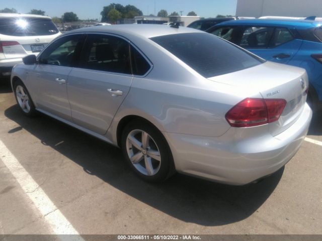 Photo 2 VIN: 1VWAT7A30FC117577 - VOLKSWAGEN PASSAT 