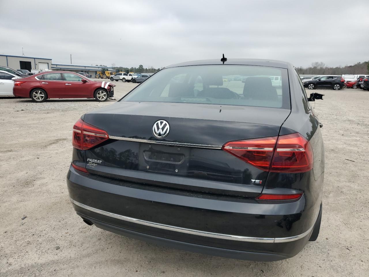 Photo 5 VIN: 1VWAT7A30HC009916 - VOLKSWAGEN PASSAT 