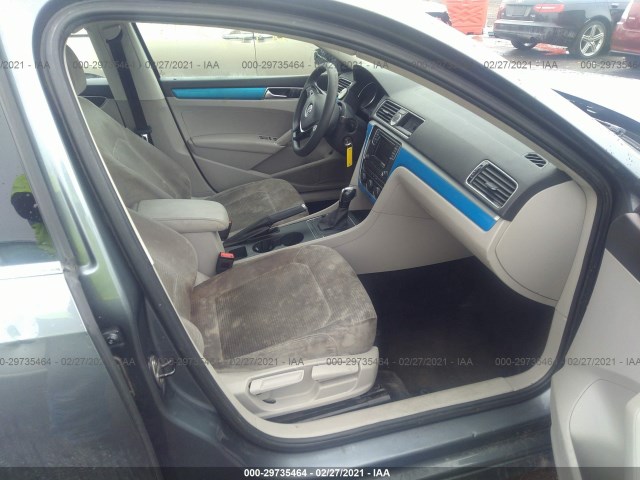 Photo 4 VIN: 1VWAT7A30HC014694 - VOLKSWAGEN PASSAT 