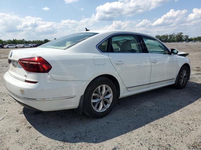 Photo 2 VIN: 1VWAT7A30HC086494 - VOLKSWAGEN PASSAT 