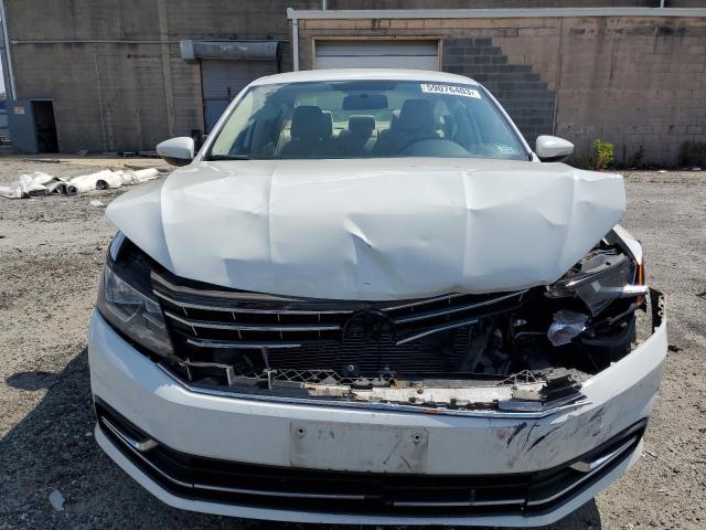 Photo 4 VIN: 1VWAT7A30HC086494 - VOLKSWAGEN PASSAT 