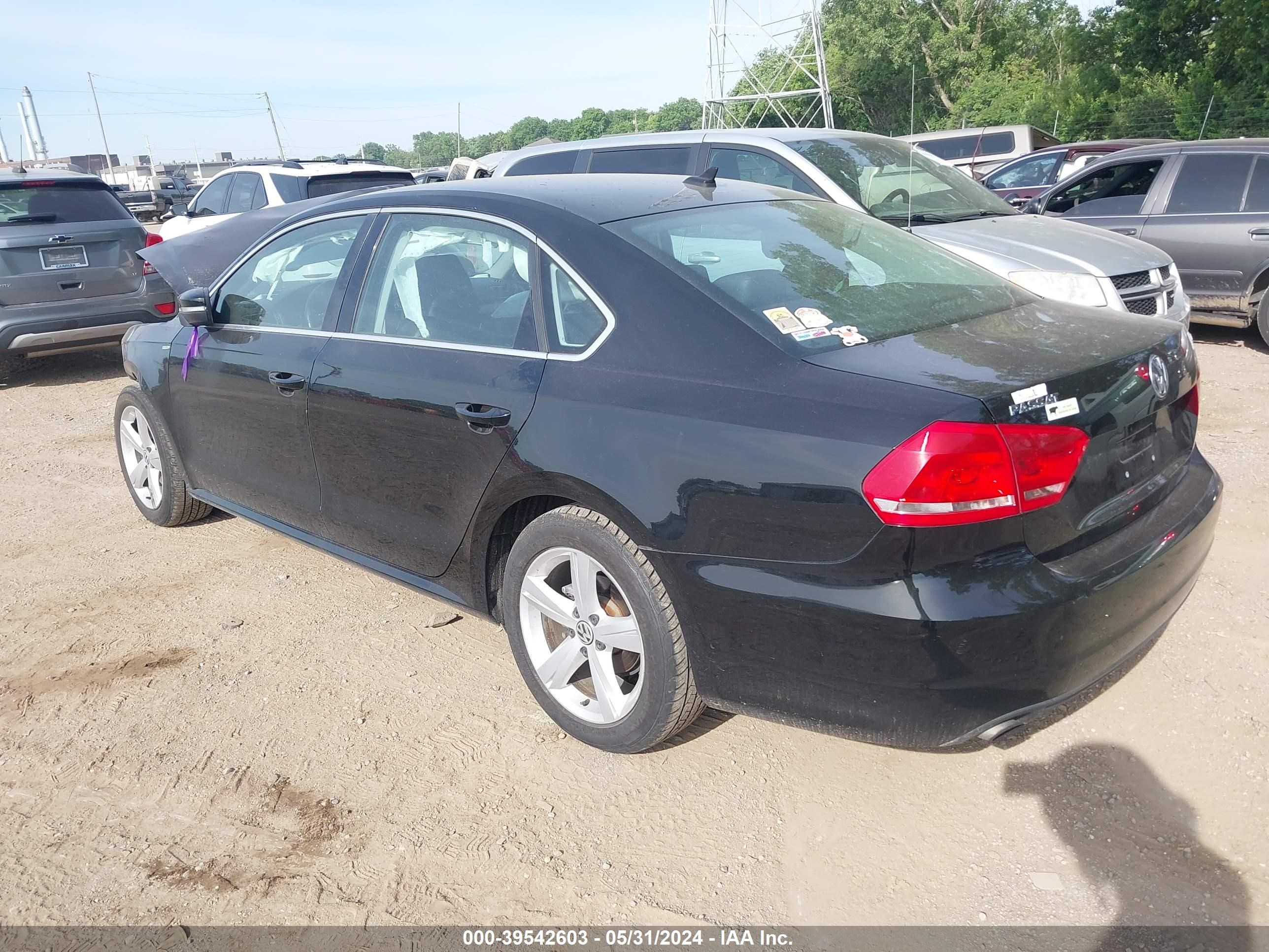 Photo 2 VIN: 1VWAT7A31EC029622 - VOLKSWAGEN PASSAT 