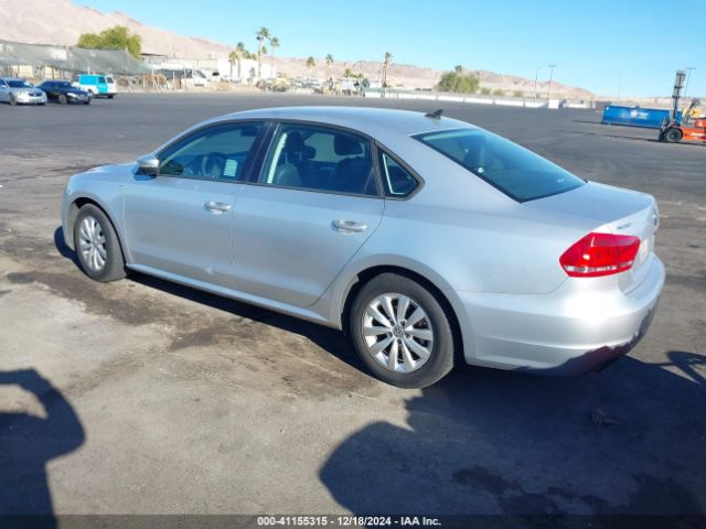 Photo 2 VIN: 1VWAT7A31FC034739 - VOLKSWAGEN PASSAT 