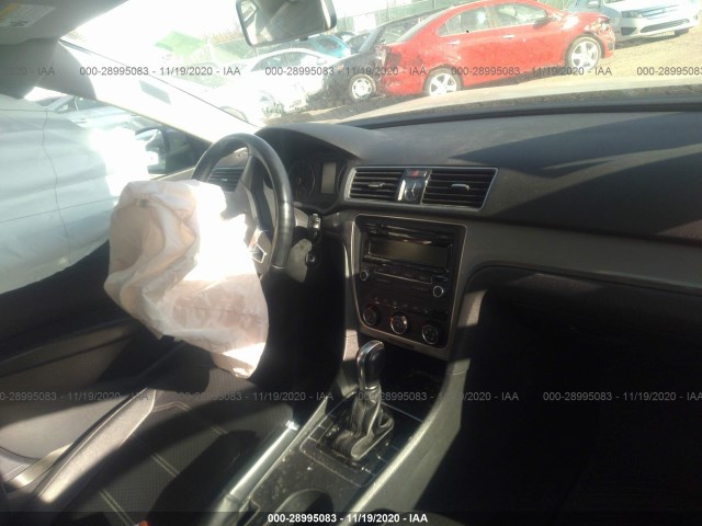 Photo 4 VIN: 1VWAT7A31FC050049 - VOLKSWAGEN PASSAT 