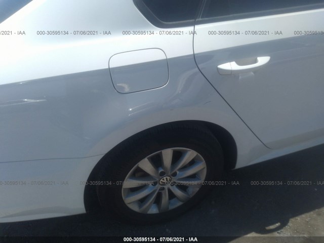 Photo 5 VIN: 1VWAT7A31FC056465 - VOLKSWAGEN PASSAT 