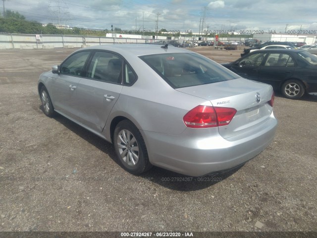 Photo 2 VIN: 1VWAT7A31FC060175 - VOLKSWAGEN PASSAT 