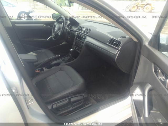 Photo 4 VIN: 1VWAT7A31FC060175 - VOLKSWAGEN PASSAT 