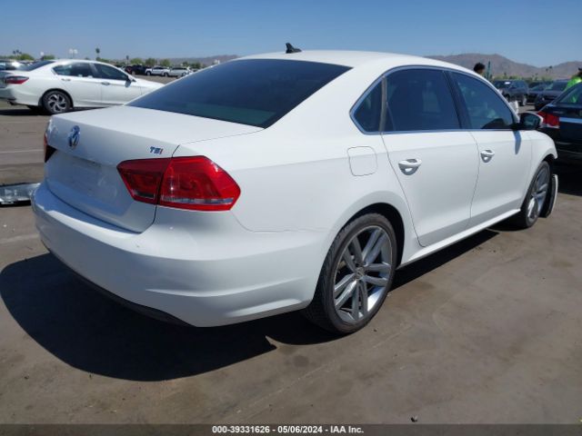 Photo 3 VIN: 1VWAT7A31FC082502 - VOLKSWAGEN PASSAT 