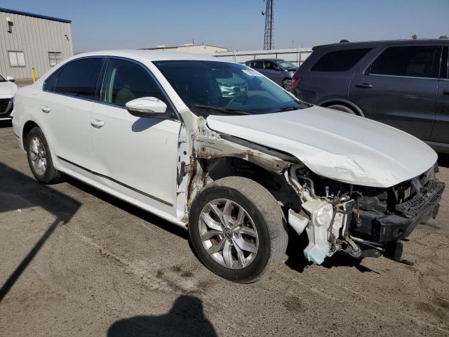 Photo 3 VIN: 1VWAT7A31GC028862 - VOLKSWAGEN PASSAT 