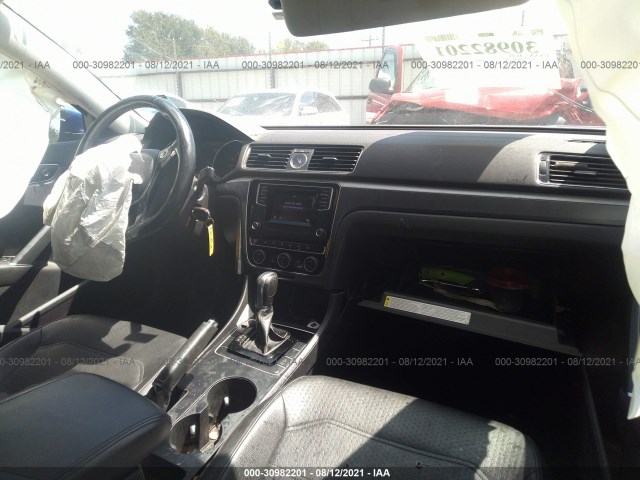 Photo 4 VIN: 1VWAT7A31GC048061 - VOLKSWAGEN PASSAT 