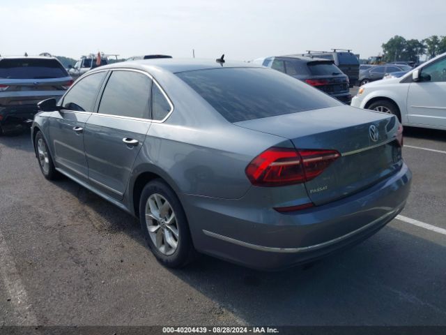 Photo 2 VIN: 1VWAT7A31HC012517 - VOLKSWAGEN PASSAT 