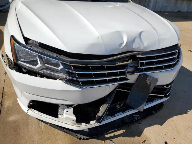 Photo 8 VIN: 1VWAT7A31HC056405 - VOLKSWAGEN PASSAT 