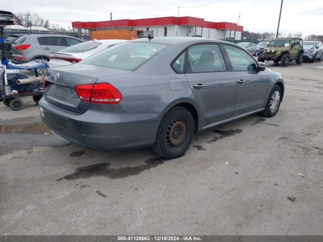 Photo 3 VIN: 1VWAT7A32FC002219 - VOLKSWAGEN PASSAT 