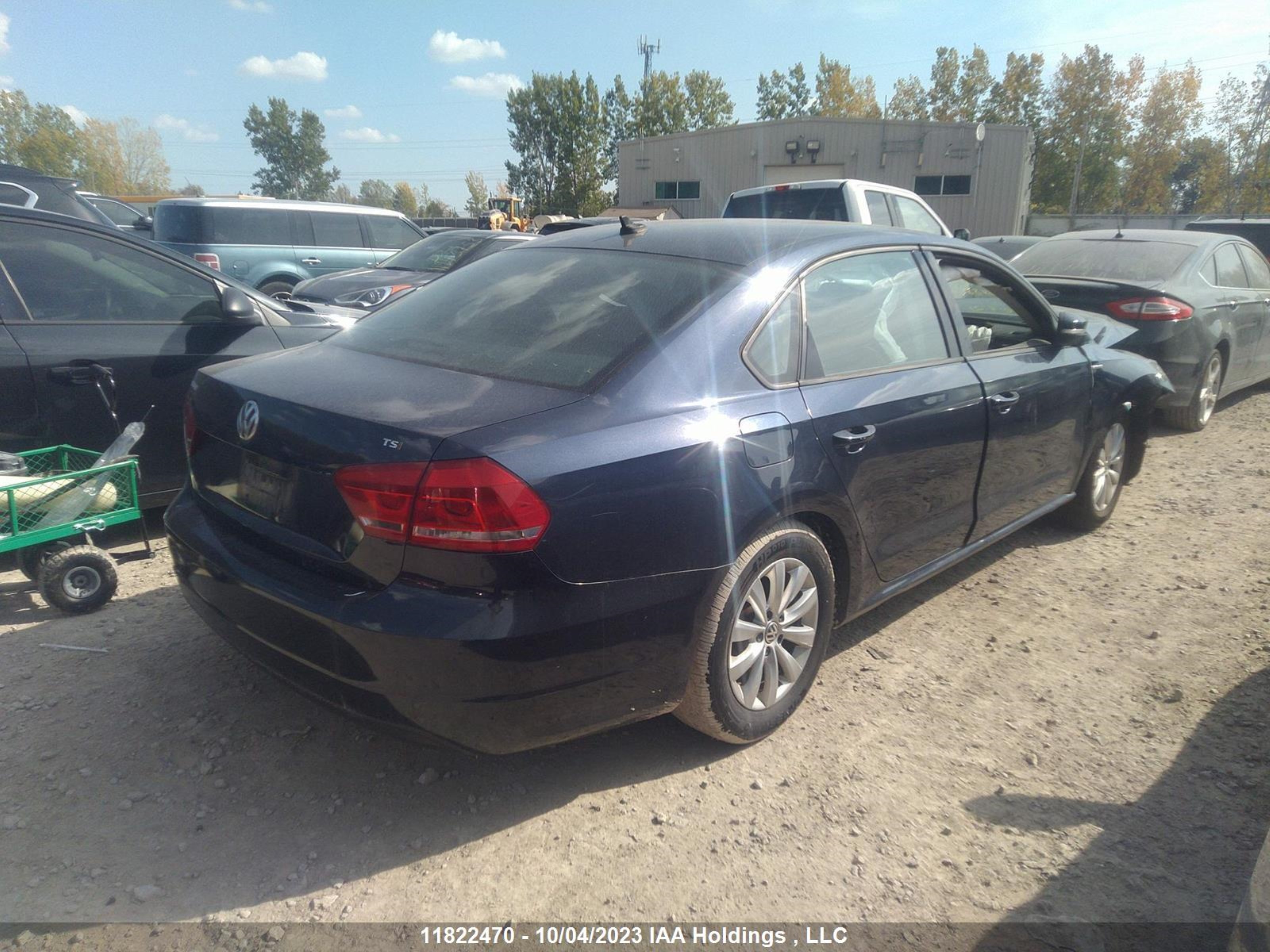 Photo 3 VIN: 1VWAT7A32FC023488 - VOLKSWAGEN PASSAT 