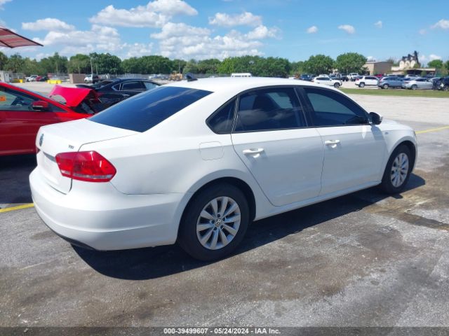 Photo 3 VIN: 1VWAT7A32FC043840 - VOLKSWAGEN PASSAT 