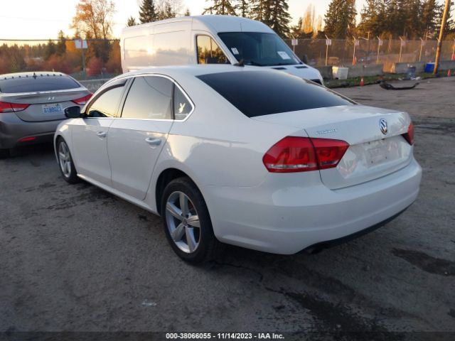 Photo 2 VIN: 1VWAT7A32FC084906 - VOLKSWAGEN PASSAT 