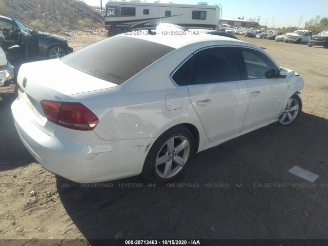 Photo 3 VIN: 1VWAT7A32FC105513 - VOLKSWAGEN PASSAT 