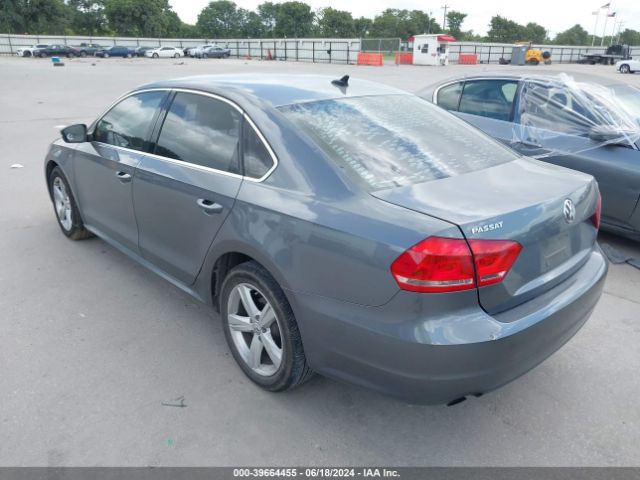 Photo 2 VIN: 1VWAT7A32FC117435 - VOLKSWAGEN PASSAT 