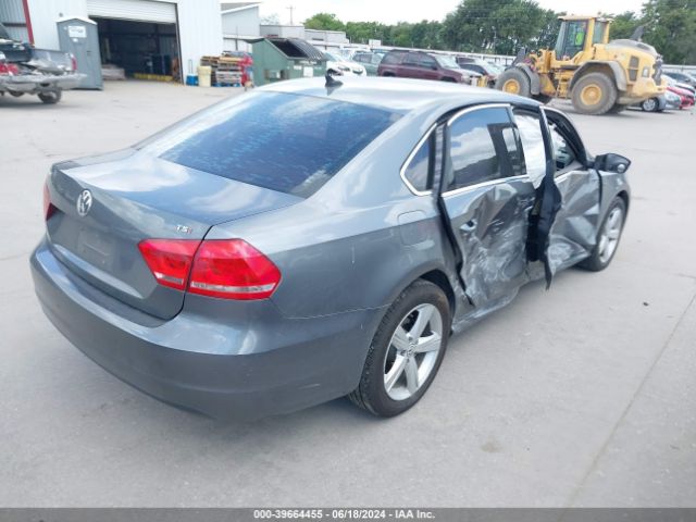 Photo 3 VIN: 1VWAT7A32FC117435 - VOLKSWAGEN PASSAT 