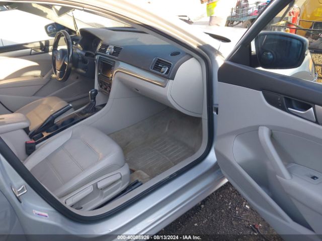 Photo 4 VIN: 1VWAT7A32FC121243 - VOLKSWAGEN PASSAT 