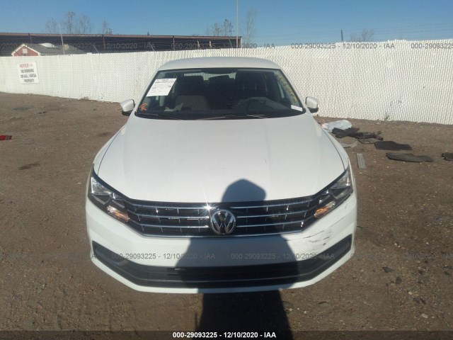 Photo 5 VIN: 1VWAT7A32HC006886 - VOLKSWAGEN PASSAT 