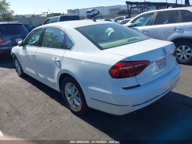 Photo 2 VIN: 1VWAT7A32HC010257 - VOLKSWAGEN PASSAT 