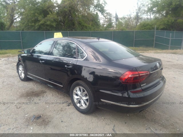 Photo 2 VIN: 1VWAT7A32HC066053 - VOLKSWAGEN PASSAT 