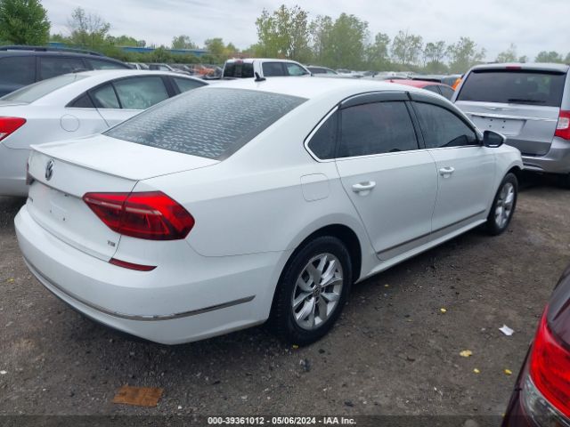 Photo 3 VIN: 1VWAT7A32HC084939 - VOLKSWAGEN PASSAT 