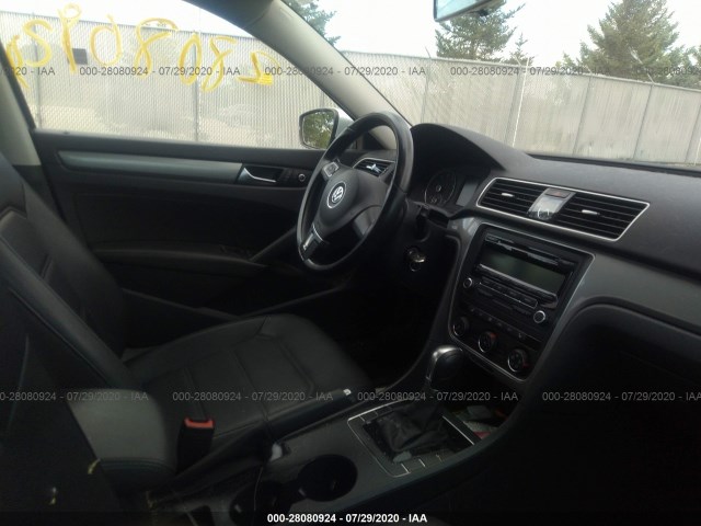 Photo 4 VIN: 1VWAT7A33FC004576 - VOLKSWAGEN PASSAT 