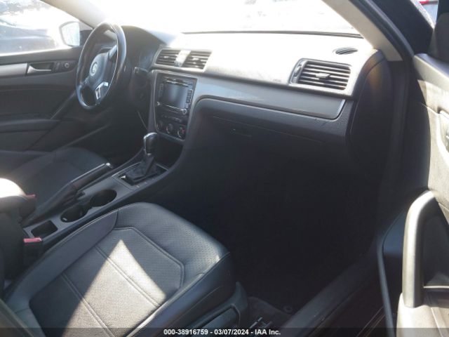 Photo 4 VIN: 1VWAT7A33FC111448 - VOLKSWAGEN PASSAT 