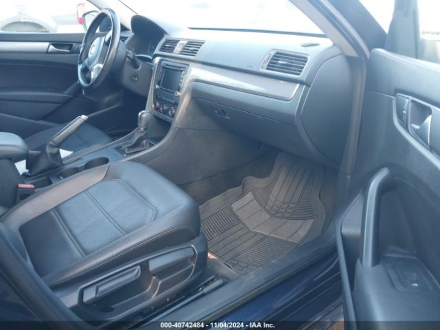 Photo 4 VIN: 1VWAT7A33FC113457 - VOLKSWAGEN PASSAT 