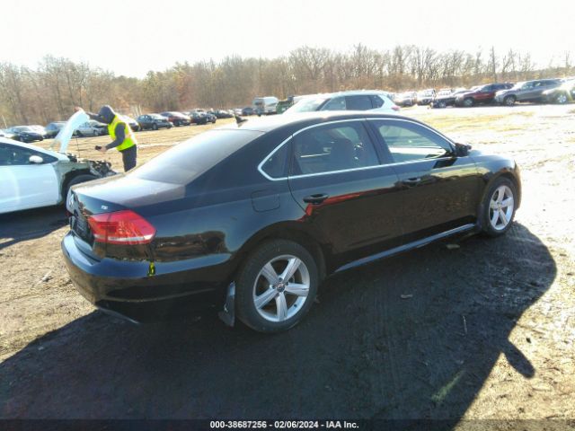 Photo 3 VIN: 1VWAT7A33FC118108 - VOLKSWAGEN PASSAT 