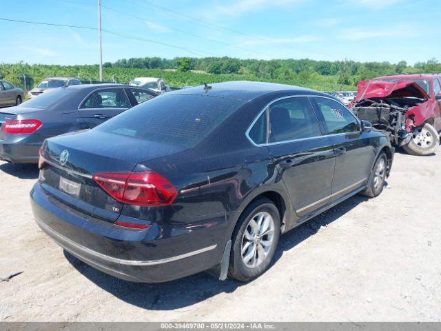 Photo 3 VIN: 1VWAT7A33HC009134 - VOLKSWAGEN PASSAT 