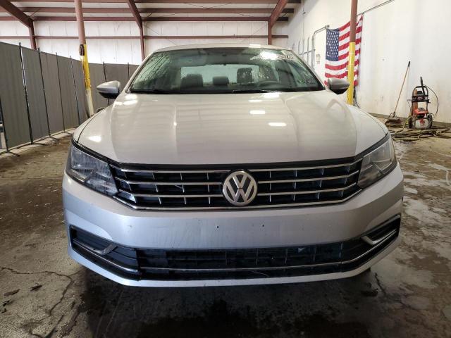 Photo 4 VIN: 1VWAT7A33HC037161 - VOLKSWAGEN PASSAT S 