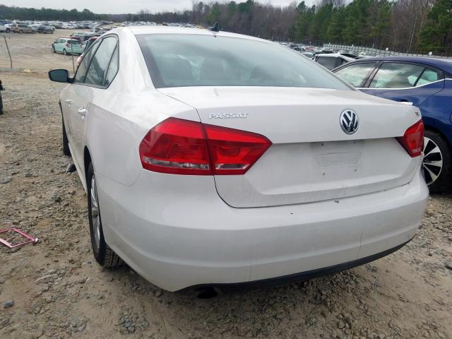 Photo 2 VIN: 1VWAT7A34FC018597 - VOLKSWAGEN PASSAT 