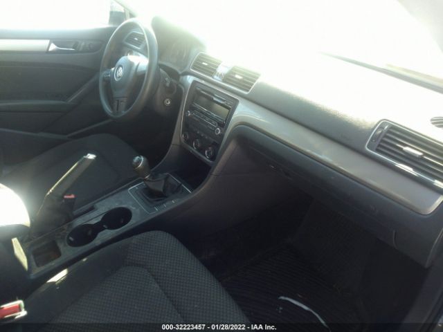 Photo 4 VIN: 1VWAT7A34FC020690 - VOLKSWAGEN PASSAT 