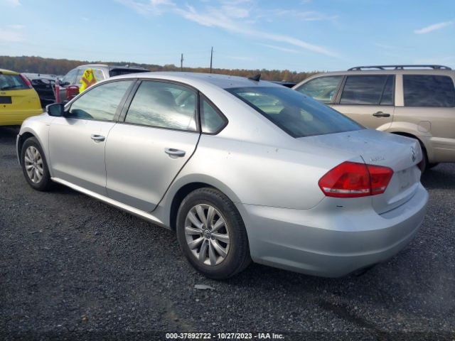 Photo 2 VIN: 1VWAT7A34FC050319 - VOLKSWAGEN PASSAT 