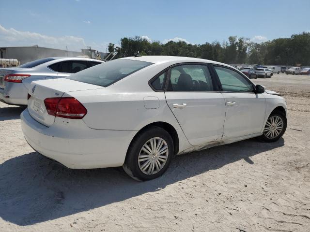 Photo 2 VIN: 1VWAT7A34FC055410 - VOLKSWAGEN PASSAT 