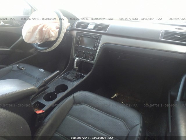 Photo 4 VIN: 1VWAT7A34FC086852 - VOLKSWAGEN PASSAT 