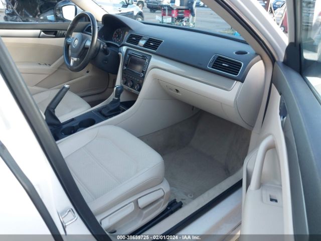 Photo 4 VIN: 1VWAT7A34FC107702 - VOLKSWAGEN PASSAT 