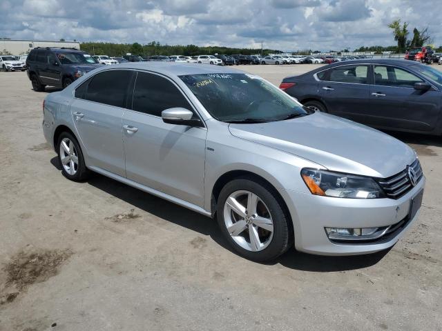 Photo 3 VIN: 1VWAT7A34FC113709 - VOLKSWAGEN PASSAT 