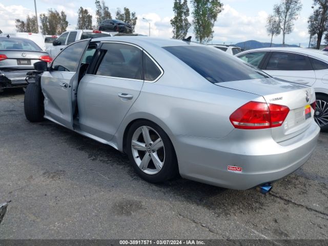 Photo 2 VIN: 1VWAT7A34FC118781 - VOLKSWAGEN PASSAT 