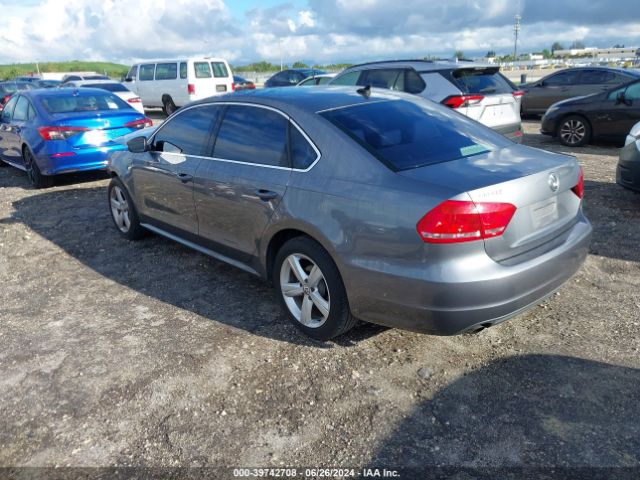 Photo 2 VIN: 1VWAT7A34FC120594 - VOLKSWAGEN PASSAT 