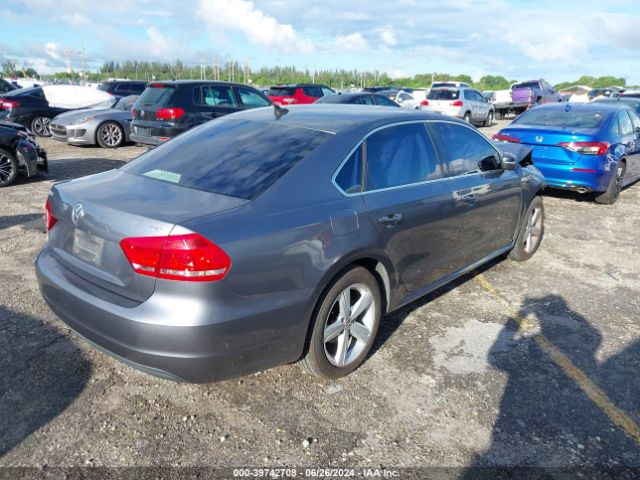 Photo 3 VIN: 1VWAT7A34FC120594 - VOLKSWAGEN PASSAT 