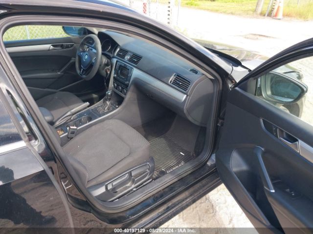 Photo 4 VIN: 1VWAT7A34GC056946 - VOLKSWAGEN PASSAT 