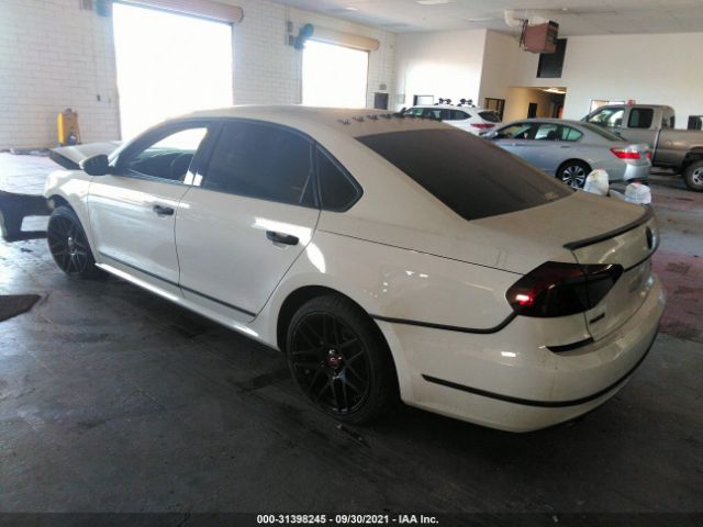 Photo 2 VIN: 1VWAT7A34HC001026 - VOLKSWAGEN PASSAT 