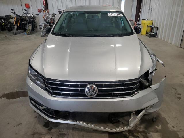 Photo 4 VIN: 1VWAT7A34HC043678 - VOLKSWAGEN PASSAT 