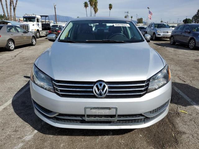 Photo 4 VIN: 1VWAT7A35FC049986 - VOLKSWAGEN PASSAT 